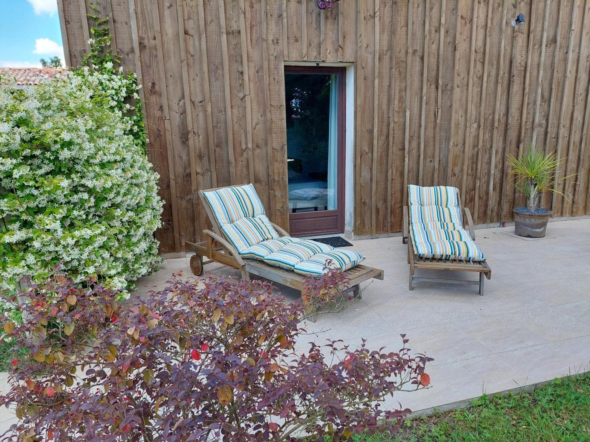 Gite Cosy Grand Confort Dans Un Ecrin De Verdure Agudelle Exterior photo